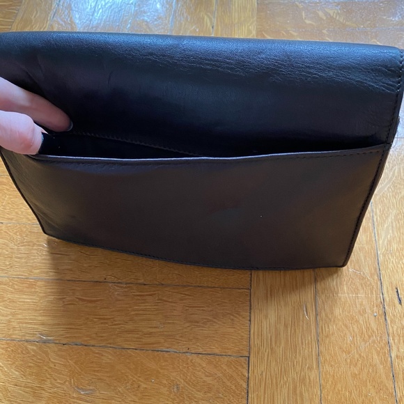 Black leather DKNY medium/small size clutch - Picture 3 of 7